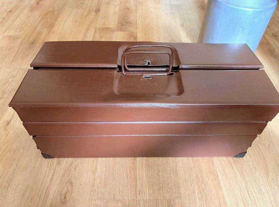 Продам металлический ящик для инструментов