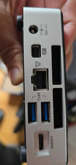 Продавам 2 броя мини компютри Intel NUC NUC5i3RYK – Core i3