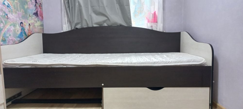 Продам кровать с матрасом