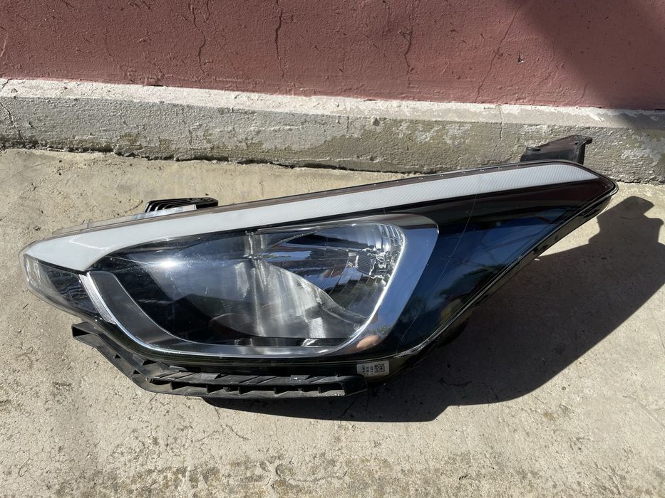 Far stanga hyundai i20 2016/2020