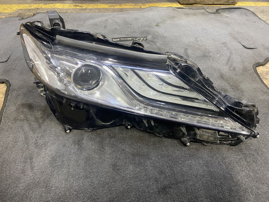 Фары Камри 70