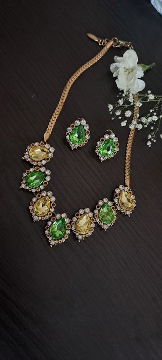 Продаётся колье и серьги  Новое