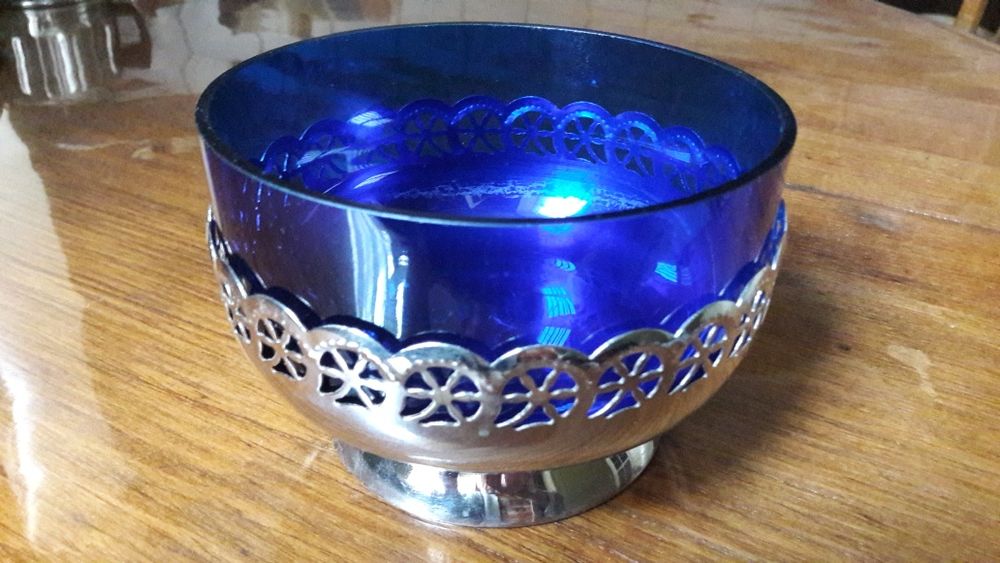 На продажу Графин и вазочка