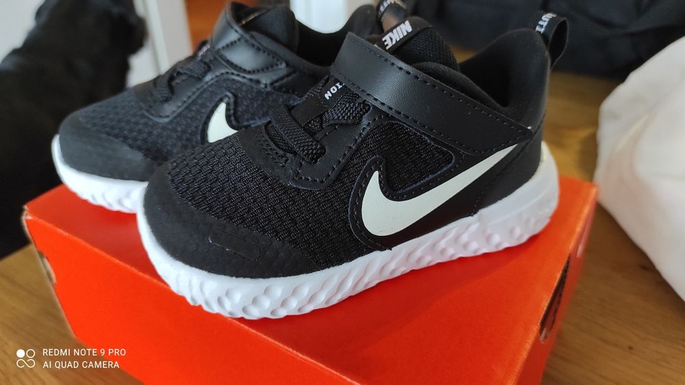 Маратонки Nike 22 размер унисекс модел