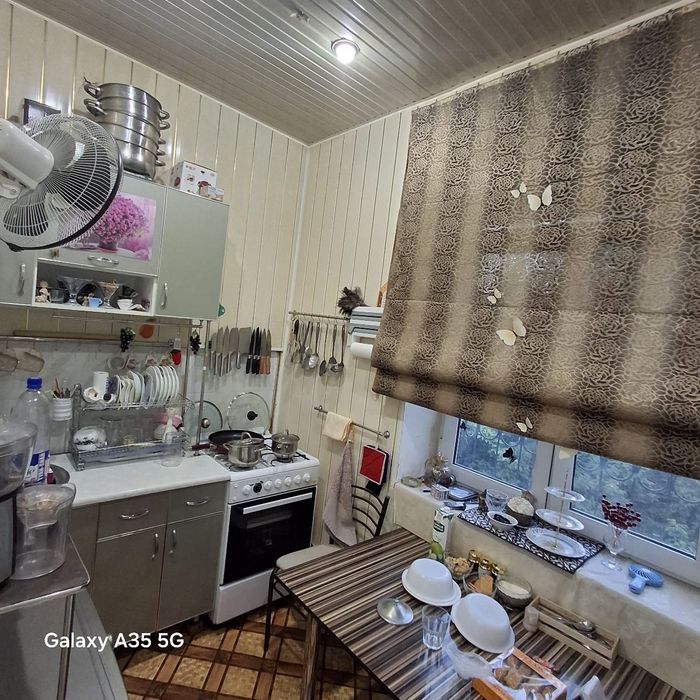 Продаётся своя  Чиланзар -1  высокопотолочка кирпич 2/4/4