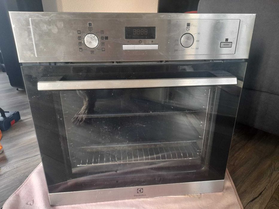 Vand cuptor electric Electrolux