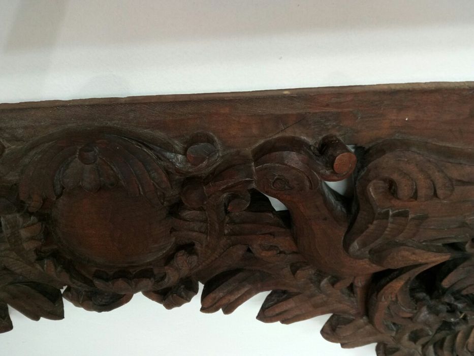 Дърворезба с растителни и животински мотиви