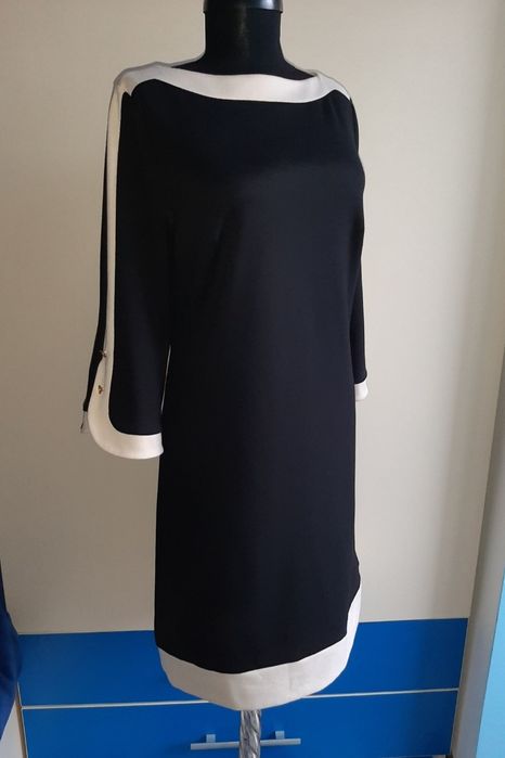 Rochie Apart mărime 36.
