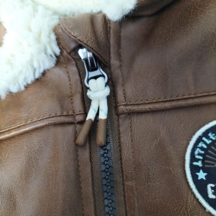 Geaca baiat superbă