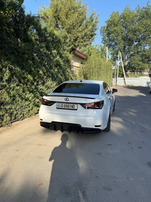 Продаю легендарный Lexus gs350