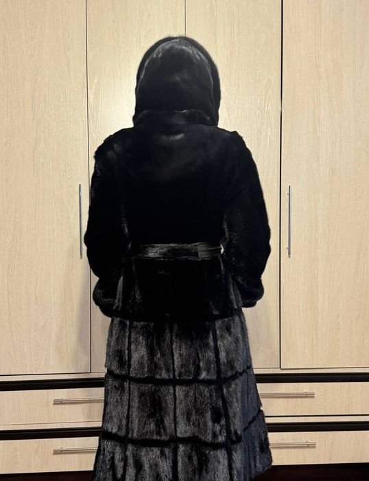 Продам норковую шубу