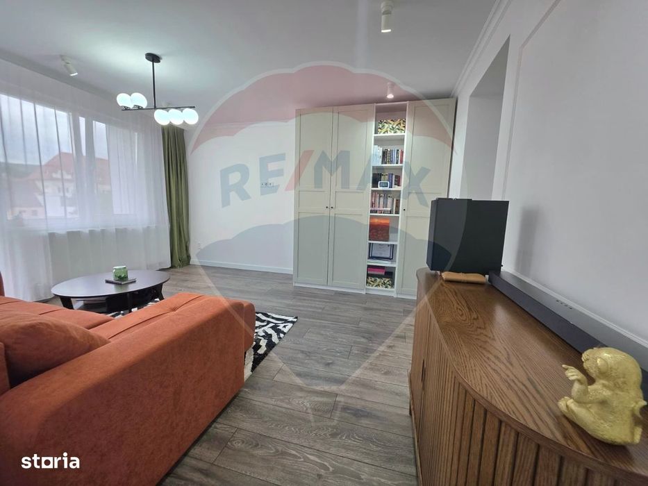 Apartament cu 3 camere de vânzare în zona Centrala Tarnaveni — fotografia 3