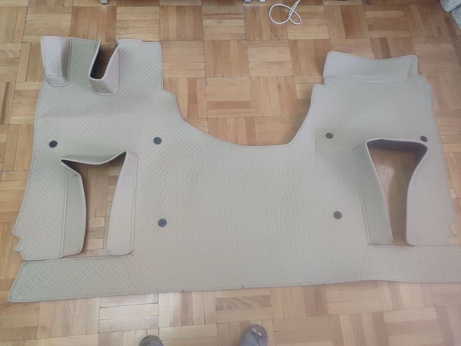 Продам Ковры в кабину  Мерседес Актрос MP 4