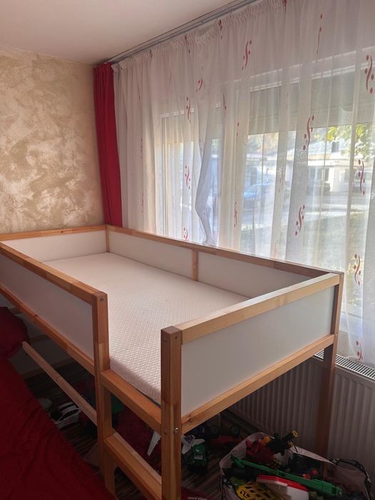 Vând pat de copii dimensiuni 2000/100 cm saltea nouă