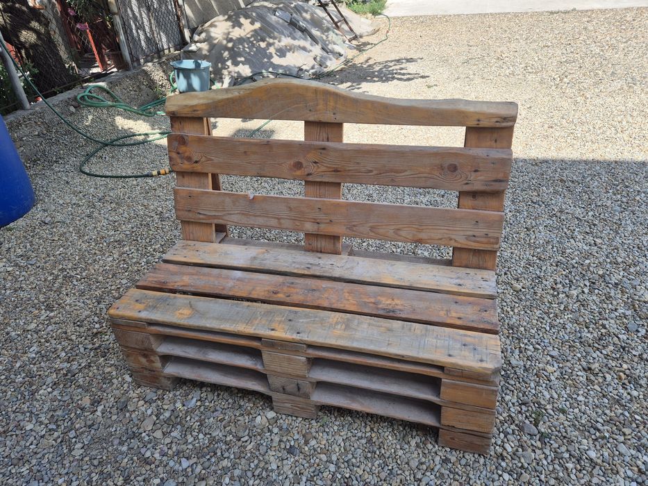 Mobilier din europaleti