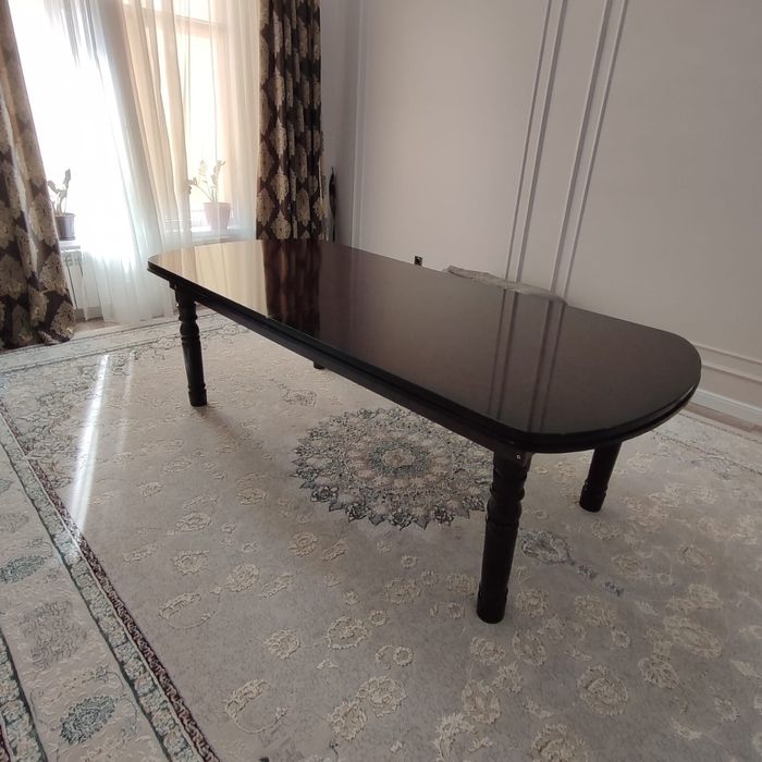 Продоется стол 2х2,5 в хорошом состаяние