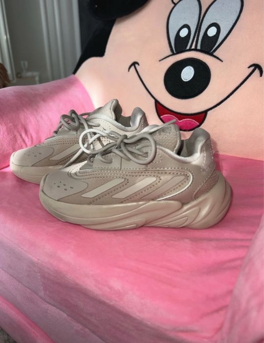 Adidas Ozelia marimea 25,5