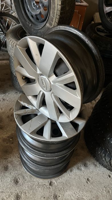 Продам летние шины с дисками р14