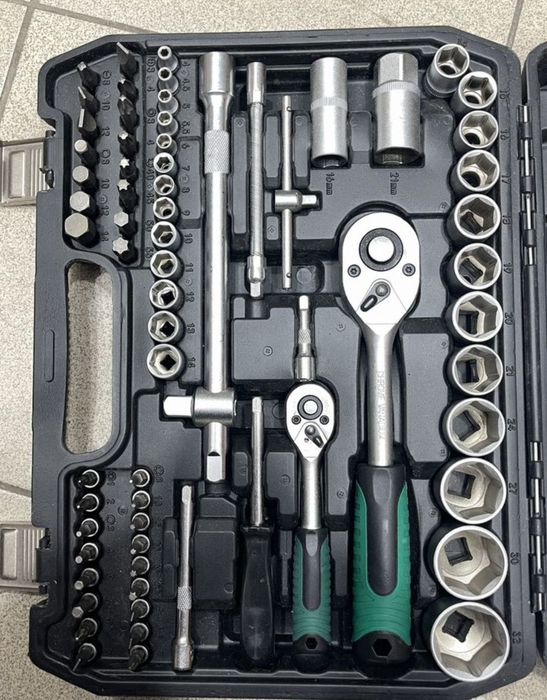 Продам набор инструментов 82 предмета новые