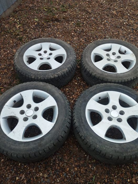 Продам зимные шины с дисками