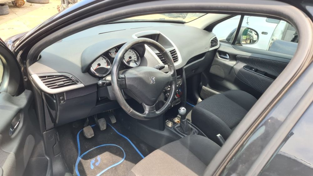 Peugeot 207 1.4i на части