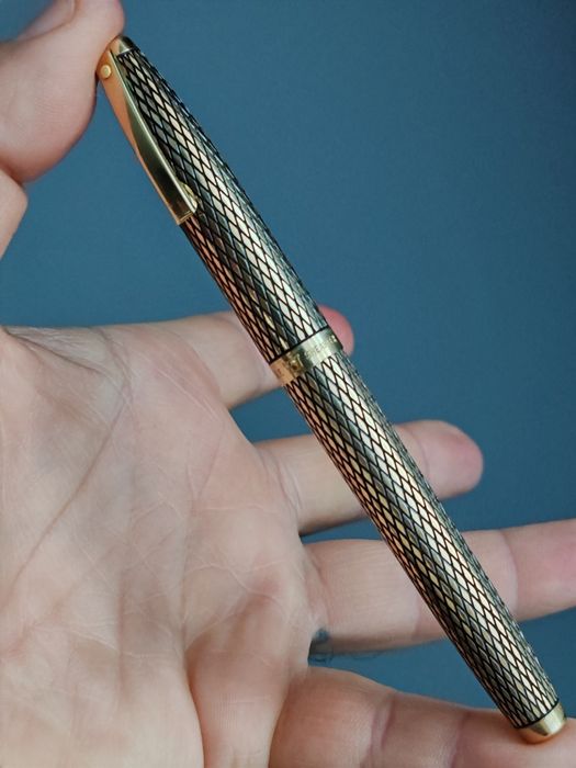 Stilou SHEAFFER Imperial GOLD cu peniță din aur de 18K