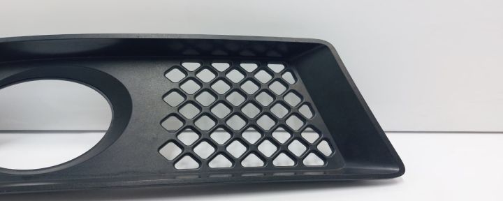 Grila bara fata Tata Indica prima generatie