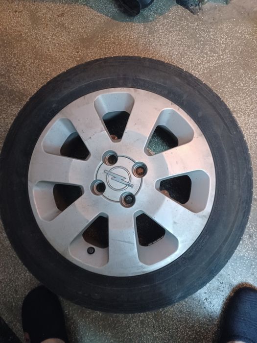 Vând,  jante aliaj Opel  4 x100. cu anvelope  aproape noi 4 bucăți.
