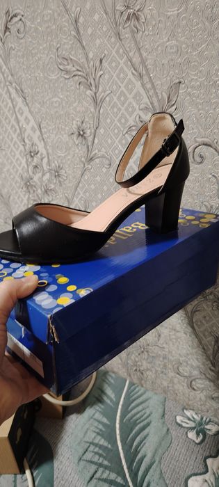 Продается женская обувь