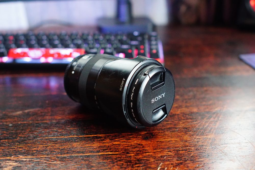 Obiectiv Sony E 18-200mm F3.5-6.3 OSS LE (E-mount) + Filtru UV Hoya