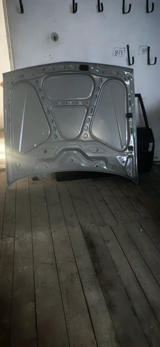 Капот Audi 100 C3