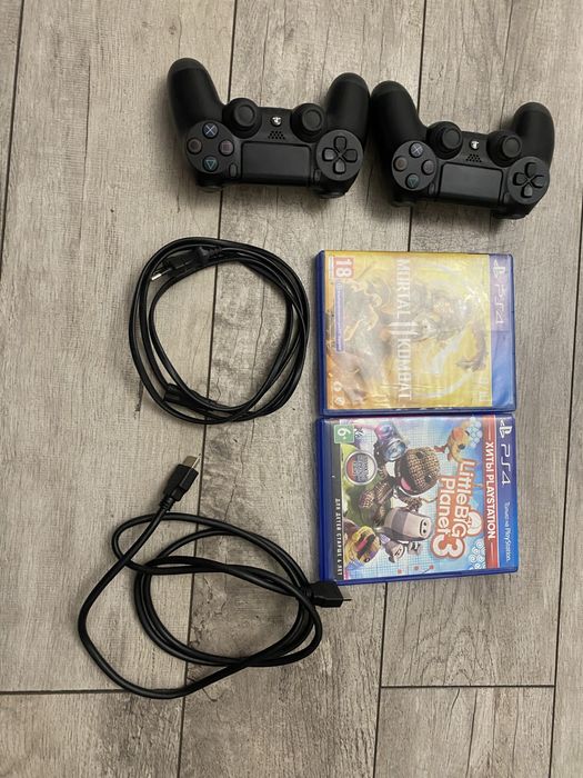 Продам PlayStation 4 fat