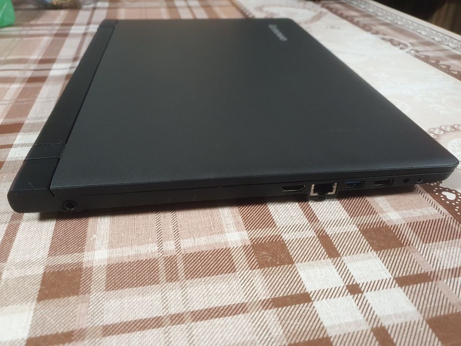 Лаптоп Lenovo B50-10 / Подарък чантичка