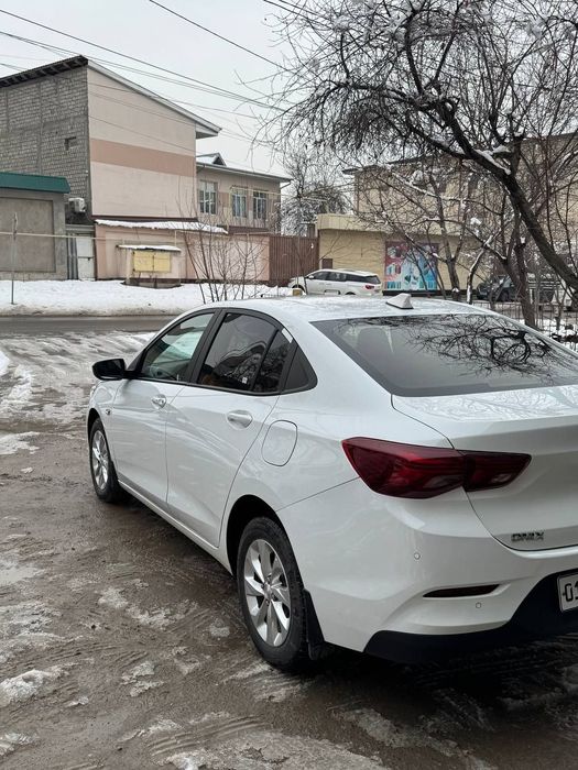 Onix sotiladi. Srochno