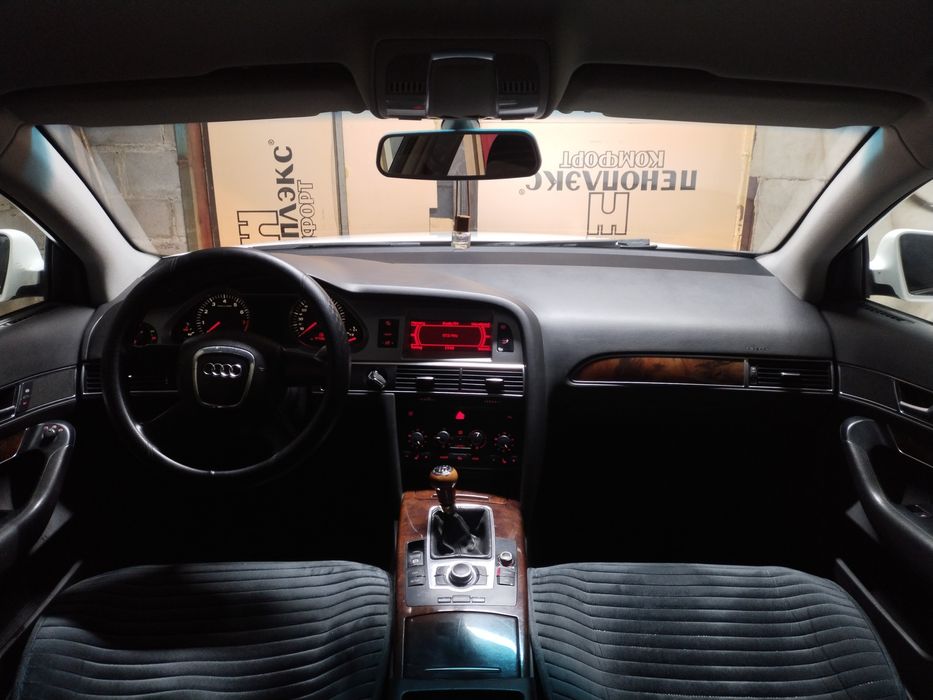 Продам Ауди А6С6 механика 2.4