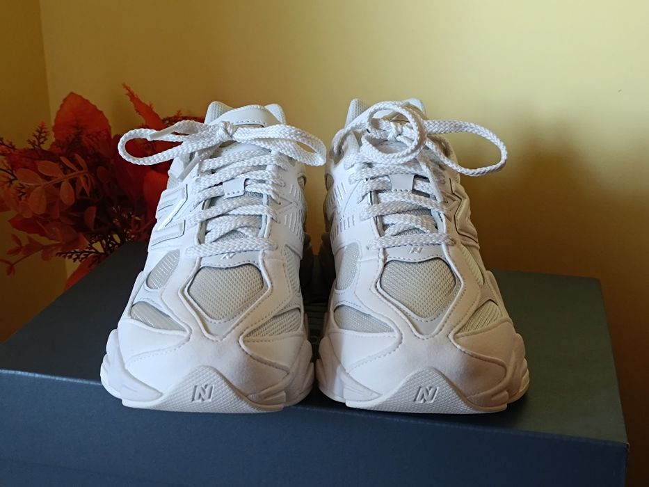 ОРИГИНАЛНИ! New Balance 9060 Triple White