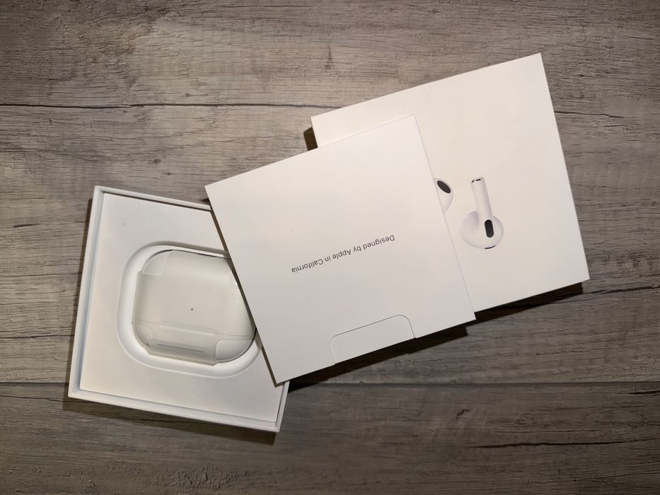 AirPods 3 поколения