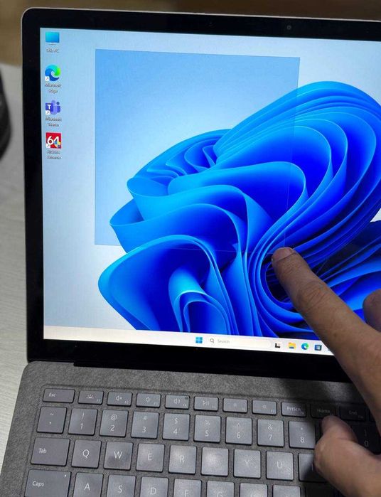 Microsoft Surface 4 Alicantara 13.5 2K IPS Sensor I5-1145G7 8GB/256GB