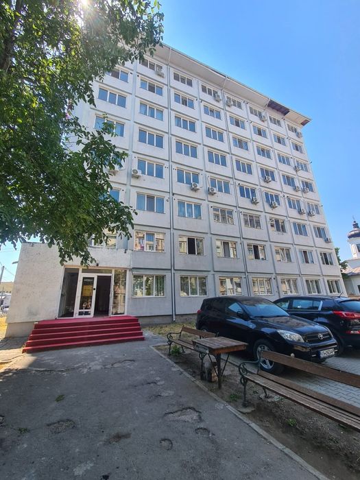 Închiriez garsoniera