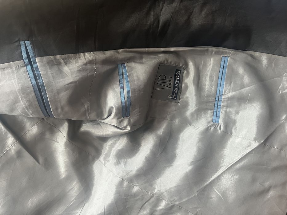 Костюм с лъскав ефект Paruchen