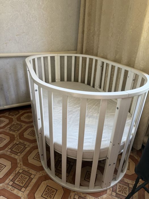 Продам манежку в отличном состояние