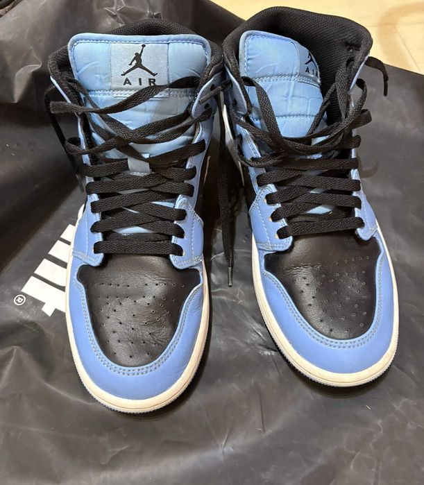 Маратонки Air Jordan 1 Mid University Blue Black