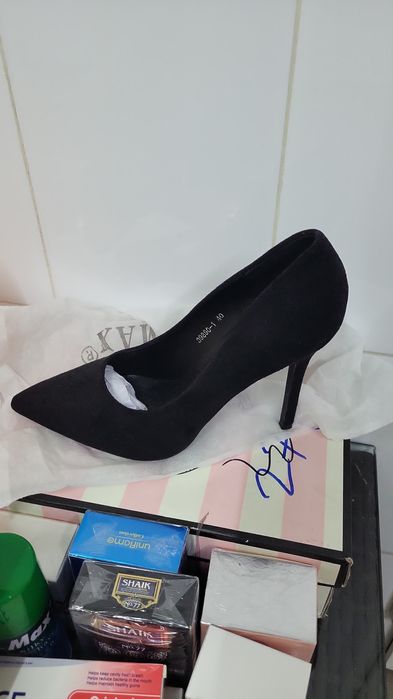 Женская обувь и одежда