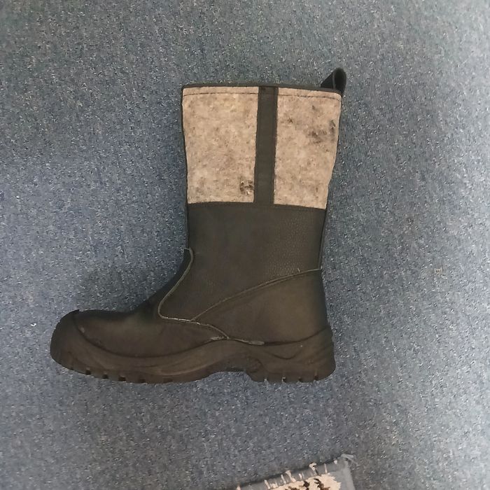 Продам зимние сапоги спец.