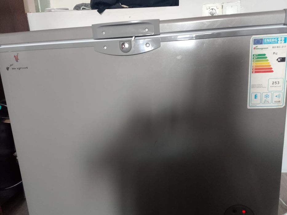 Морозильник продам