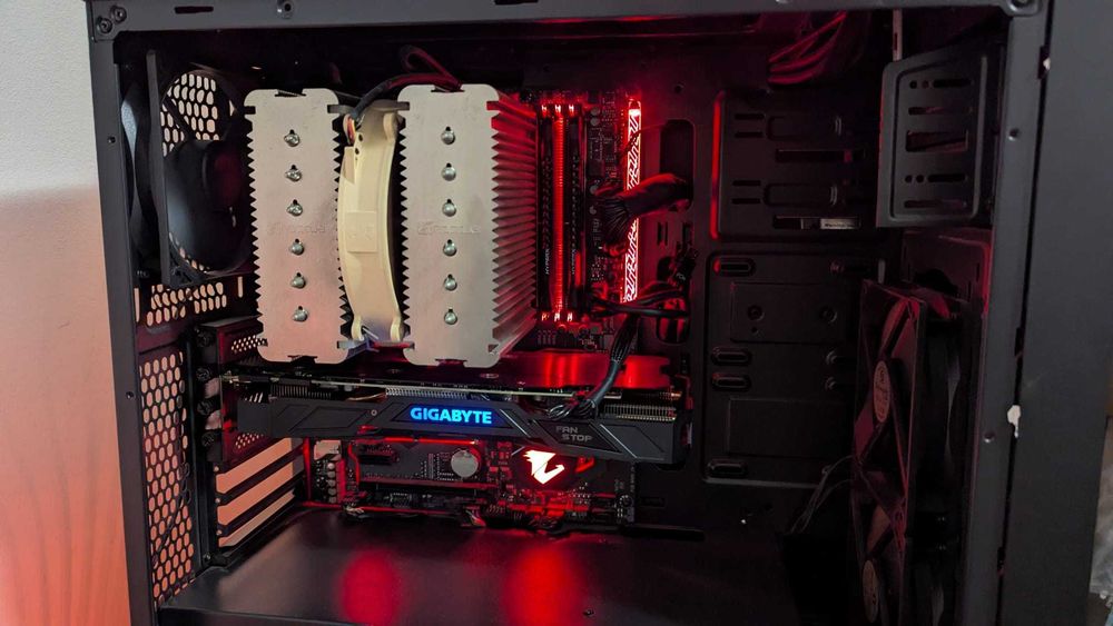 PC Gaming i7-8700K / Placă video GTX 1070 8GB / 16GB RAM DDR4 / Corsair / Noctua