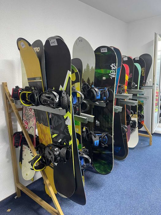 Vand snowboard adulti si copii