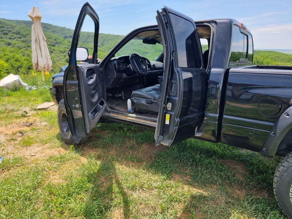 Vand dodge ram 1500 srt  5.9 v8 +gpl