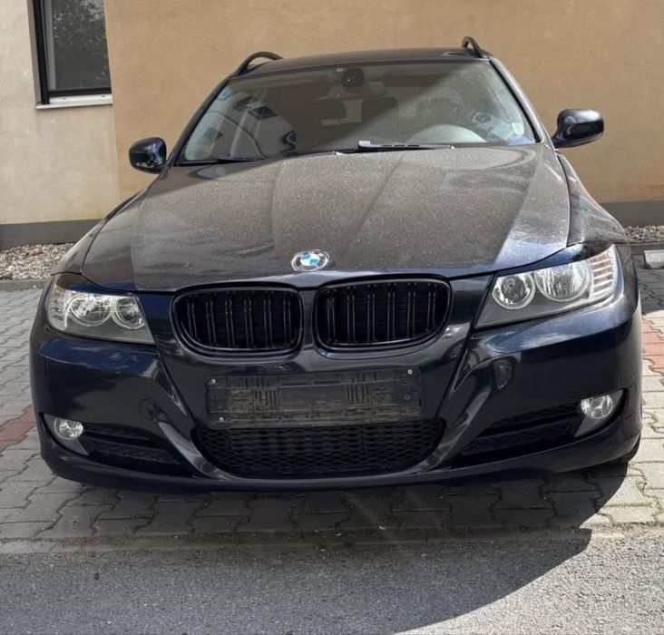 Faruri valeo complete pentru masini cu volanul pe partea stanga cu becuri halogen bmw seria 3 e90/e91 lci facelift cu angel eyes led