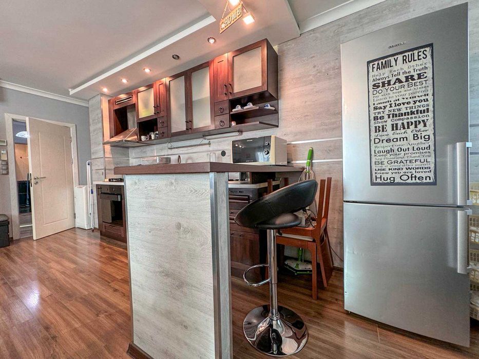 Дава се под наем Двустаен апартамент в Бургас, Възраждане - 70 кв.м за 459 € - Снимка #1